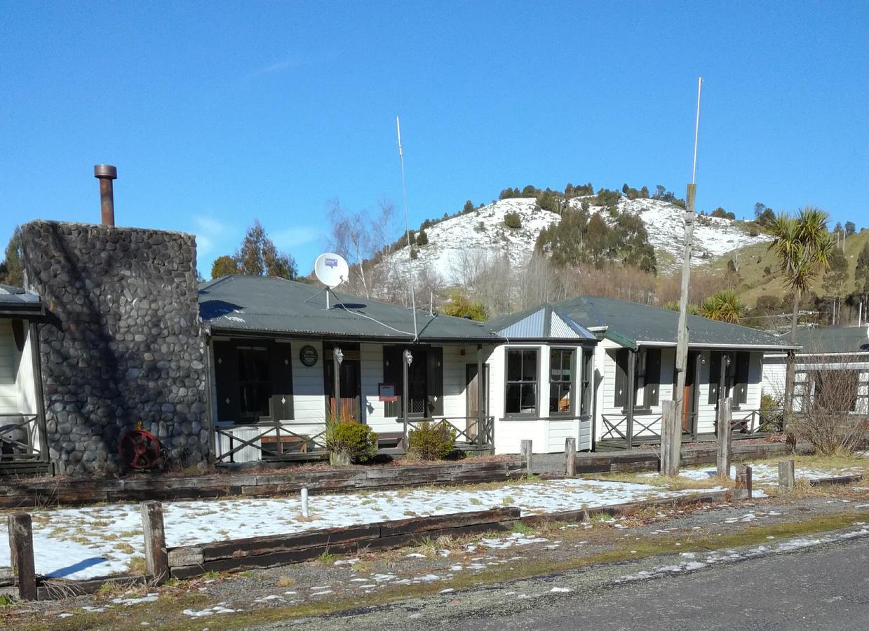 Slalom Lodge Raurimu エクステリア 写真